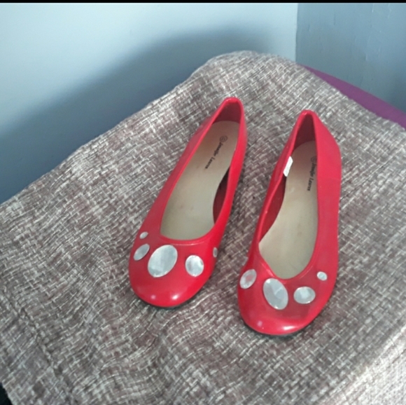 Red Jennifer Lauren flats with jeweled toes. - Picture 4 of 8